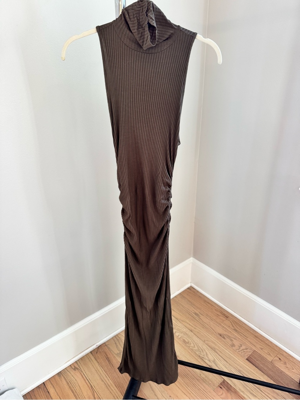 Sleeveless Ribbed bodycon dress